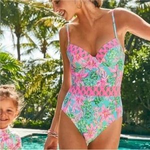 NWT lilly pulitzer Palma One-Piece Swimsuit, size US 4